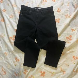 Jamie black denim jeans w26 petite torn knees, fits like an XS 25